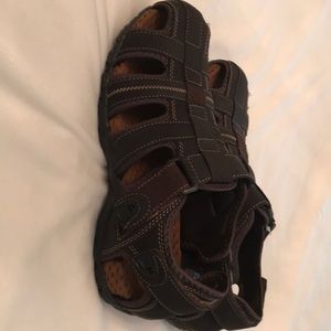 Men’s size 8 sandals
